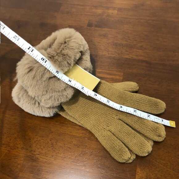 Michael Kors Faux Fur Dark Camel Gloves NWT - Picture 8 of 10